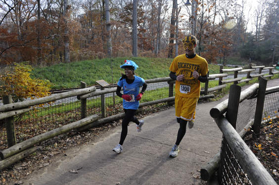 guests running at zoo zoom