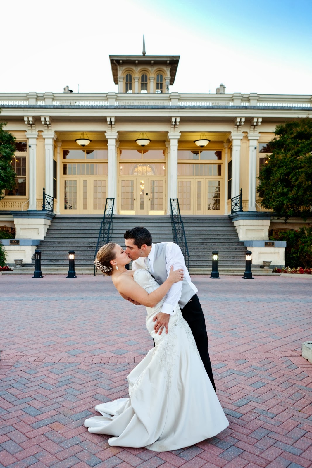 Mansion House Weddings The Maryland Zoo Large Windows On All Sides Of The Stately Wrap Around Porch Overlook Druid Hill Park And Older Treed Areas Zoo